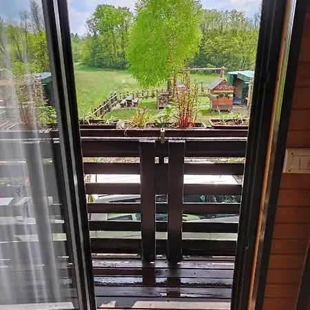 Apartma Ob Kolpi * Gradac